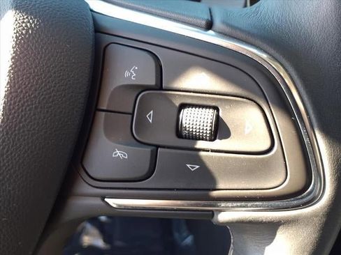 Used 2023 Buick Envision Essence w/ Sport Touring Package image 9