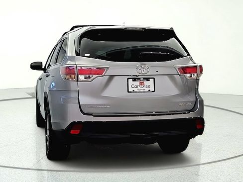 Used 2016 Toyota Highlander XLE AWD/4WD image 6