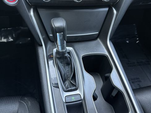 Used 2018 Honda Accord EX image 19