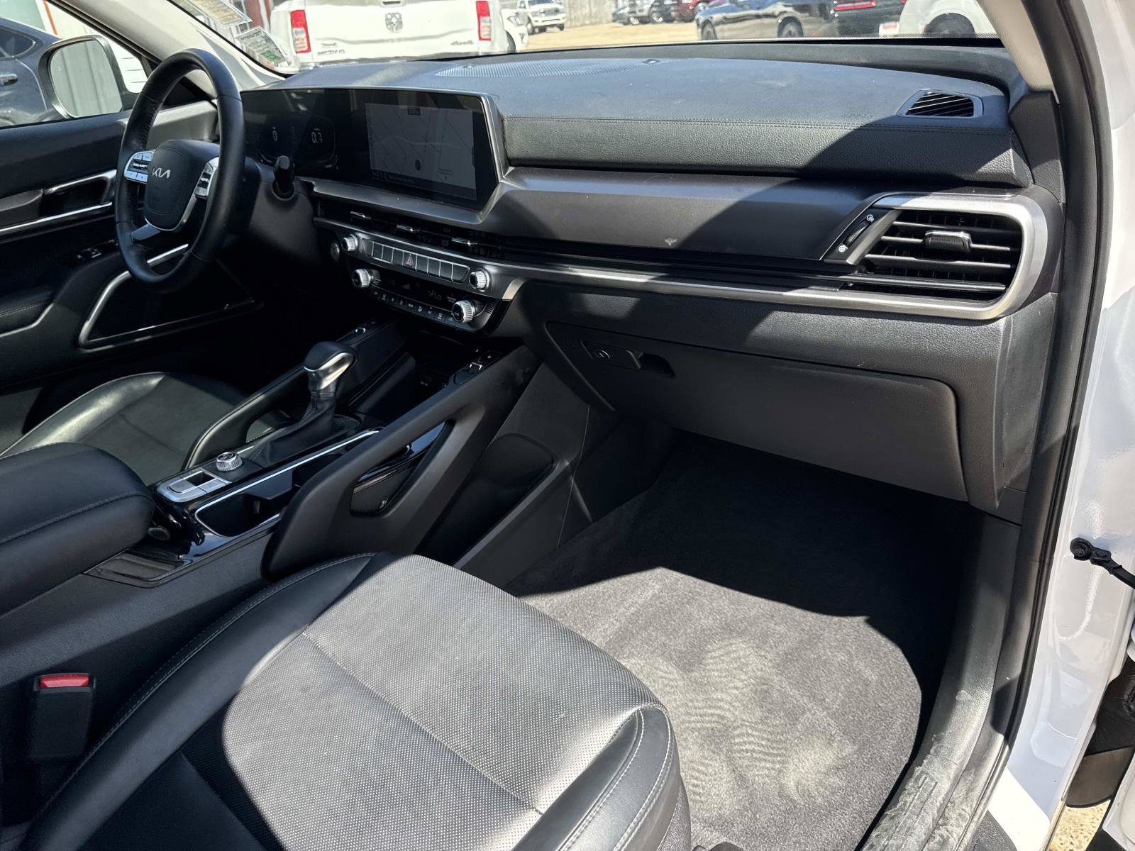 Used 2024 Kia Telluride S w/ S Sunroof Package FWD image 12