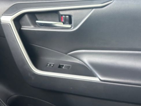 Used 2024 Toyota RAV4 XLE Premium FWD image 31