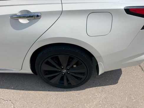 Used 2019 Nissan Altima 2.5 Platinum AWD/4WD image 6