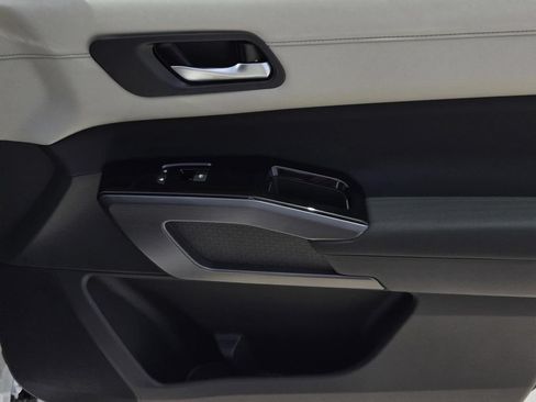 New 2026 Nissan Pathfinder SL FWD image 8