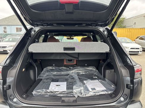 New 2025 Mitsubishi Outlander SEL image 4