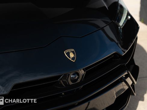 Used 2024 Lamborghini Urus S image 3