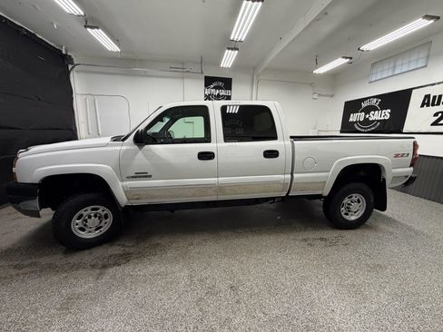 Used 2005 Chevrolet Silverado 2500 LS AWD/4WD image 7