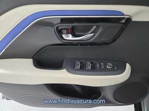 Used 2025 Acura ADX A-Spec image 17