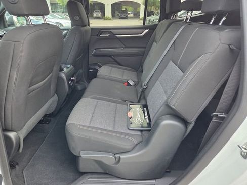 Used 2025 GMC Acadia Elevation FWD image 6
