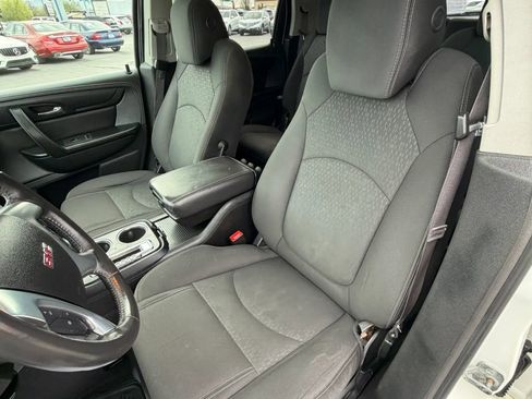 Used 2015 GMC Acadia SLE image 9