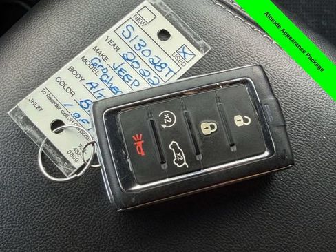 Used 2022 Jeep Grand Cherokee Altitude AWD/4WD image 23