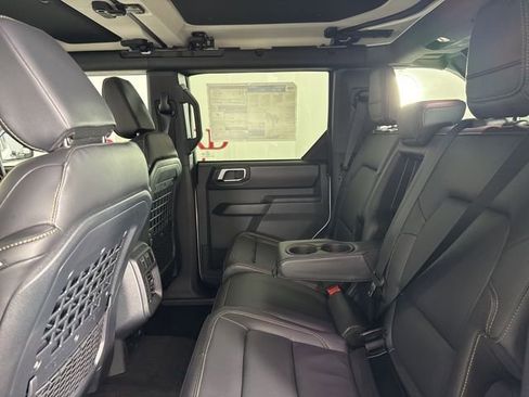 New 2025 Ford Bronco Badlands image 18