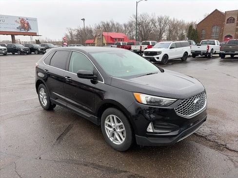 Used 2024 Ford Edge SEL w/ Convenience Package AWD/4WD image 3