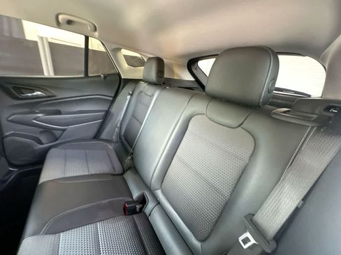 Used 2025 Chevrolet Trax LT w/ LT Convenience Package FWD image 22