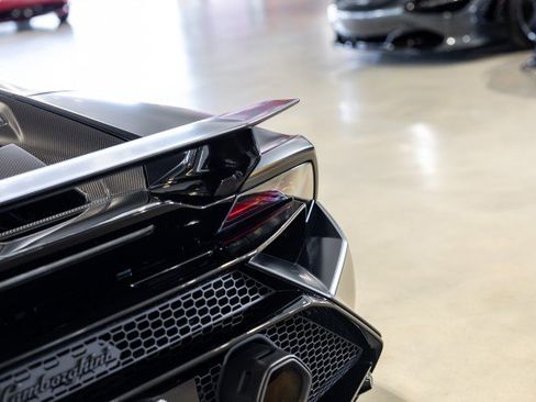 Used 2023 Lamborghini Huracan Tecnica RWD image 19