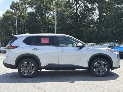 Used 2025 Nissan Rogue SV FWD image 6