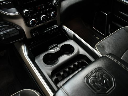 Used 2019 RAM 3500 Laramie w/ Black Appearance Package image 38