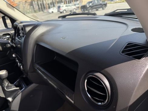 Used 2016 Jeep Patriot Sport image 19