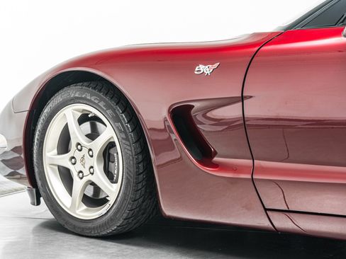 Used 2003 Chevrolet Corvette Convertible w/ Preferred Equipment Group1 RWD image 34
