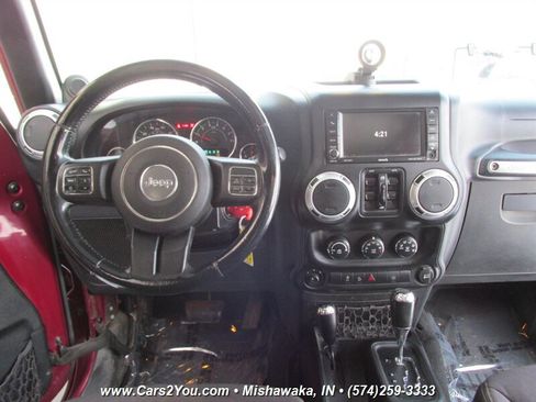 Used 2013 Jeep Wrangler Unlimited Sahara w/ Connectivity Group AWD/4WD image 21