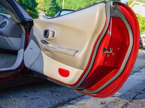 Used 2003 Chevrolet Corvette 50th Anniversary Edition w/ Preferred Equipment Group image 37