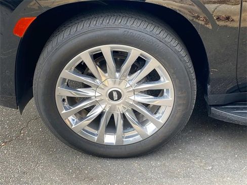 Used 2023 Cadillac Escalade Premium Luxury w/ Performance Package image 6