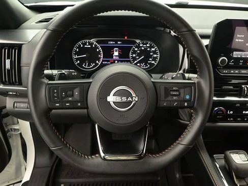 Used 2025 Nissan Pathfinder Rock Creek AWD/4WD image 7