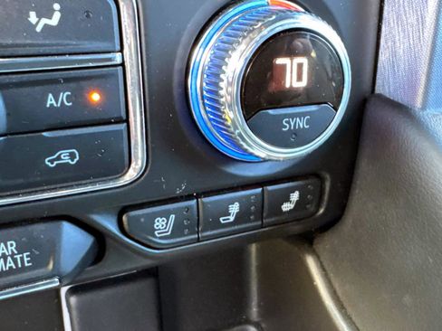 Used 2023 GMC Yukon SLT w/ SLT Luxury Package image 25