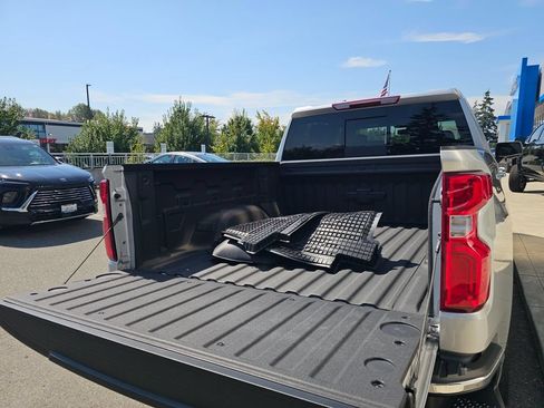 Used 2019 Chevrolet Silverado 1500 LTZ AWD/4WD image 18