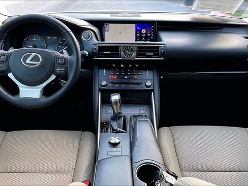 Used 2018 Lexus IS 300 AWD image 14