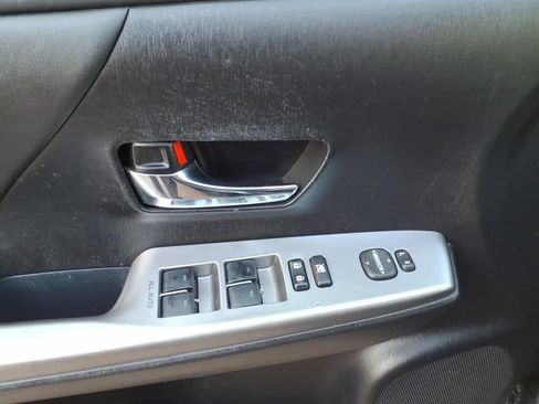Used 2017 Toyota Prius V Four FWD image 13