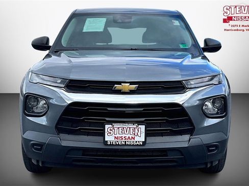 Used 2022 Chevrolet TrailBlazer LS image 2