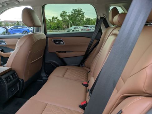 Used 2025 Nissan Rogue Platinum AWD/4WD image 20