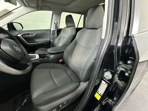 Used 2019 Toyota RAV4 XLE image 15