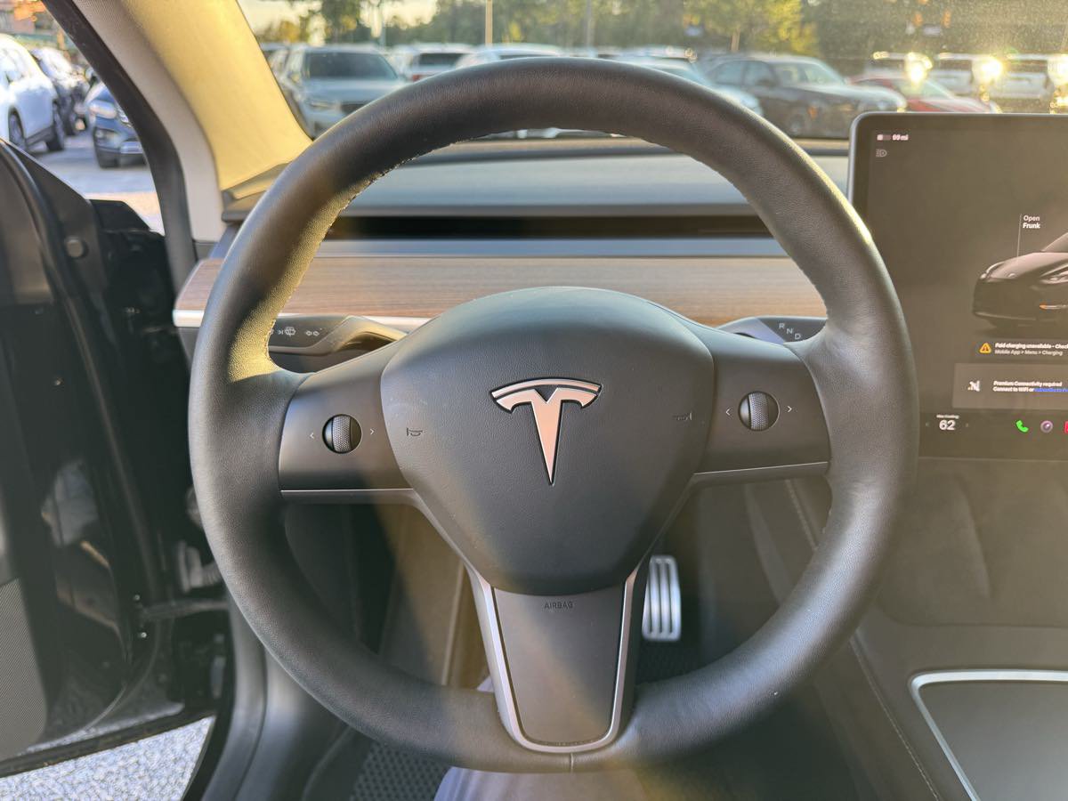 Used 2022 Tesla Model Y Performance AWD/4WD image 15