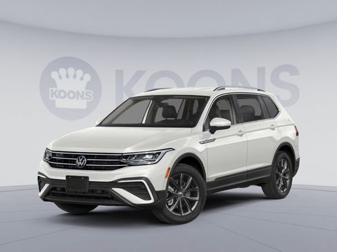 Used 2023 Volkswagen Tiguan SE AWD/4WD image 1