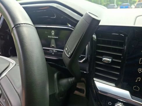 Used 2025 GMC Sierra 1500 SLT RWD image 17
