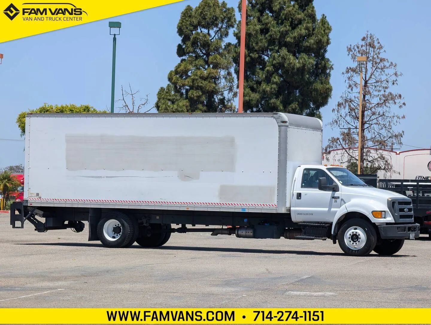 Used 2013 Ford F750 2WD Regular Cab Super Duty image 1