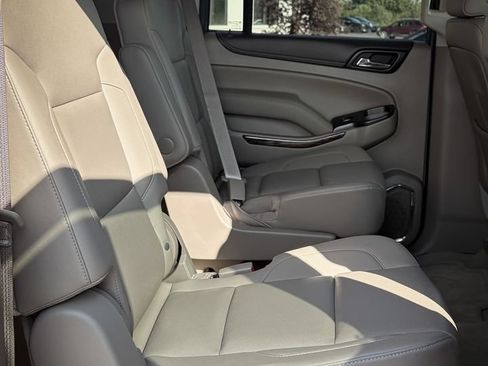 Used 2016 GMC Yukon XL SLT w/ Open Road Package AWD/4WD image 31