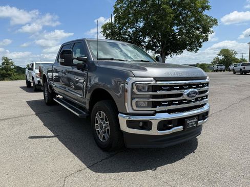 Used 2025 Ford F250 Lariat AWD/4WD image 6
