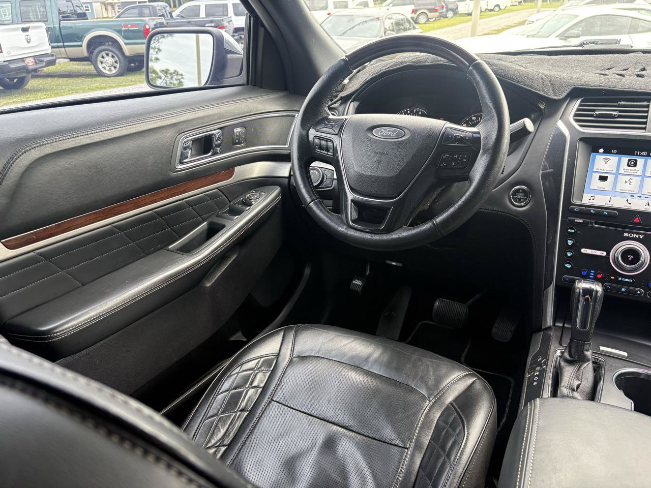 Used 2018 Ford Explorer Platinum AWD/4WD image 26