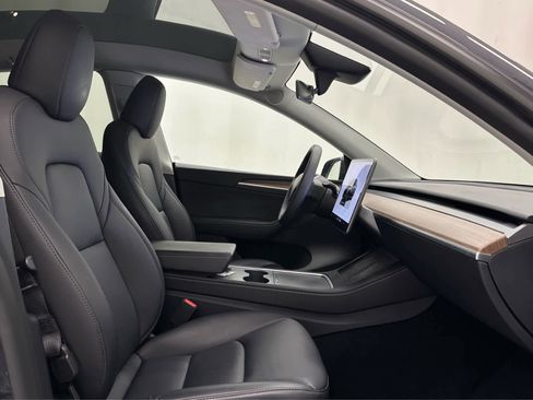 Used 2024 Tesla Model Y Long Range image 18