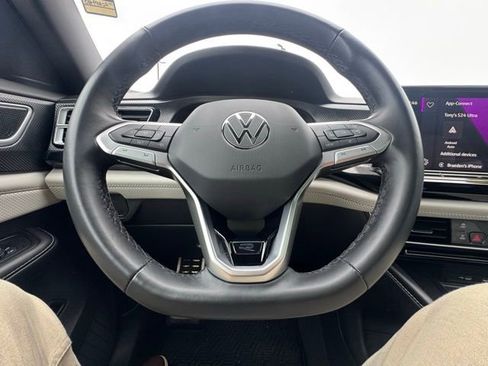 Used 2024 Volkswagen Atlas Cross Sport SEL Premium R-Line image 32