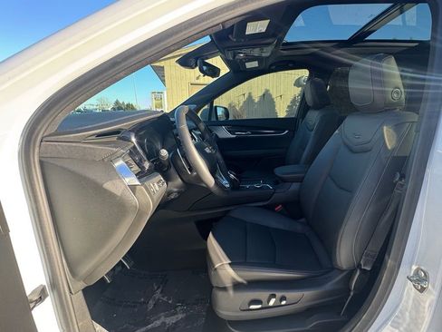 Used 2024 Cadillac XT6 Sport w/ Technology Package image 15