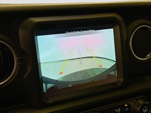 Used 2021 Jeep Wrangler Sahara image 23