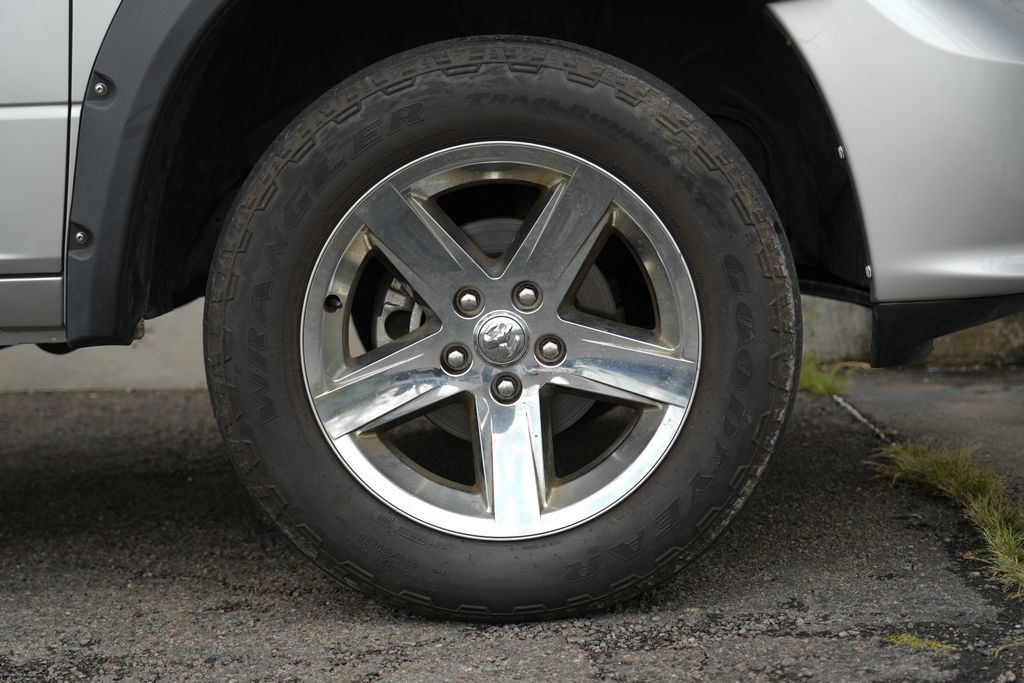 Used 2014 RAM 1500 Express AWD/4WD image 12