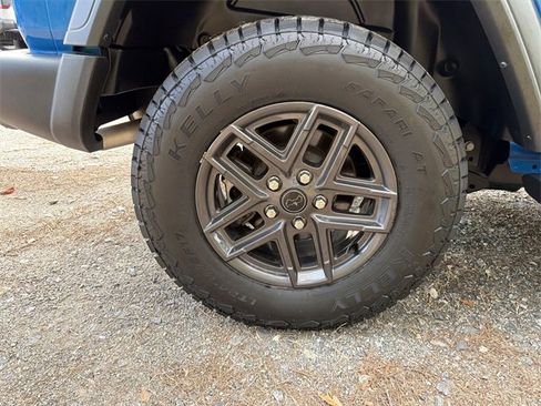 Used 2024 Jeep Wrangler Sport S image 17