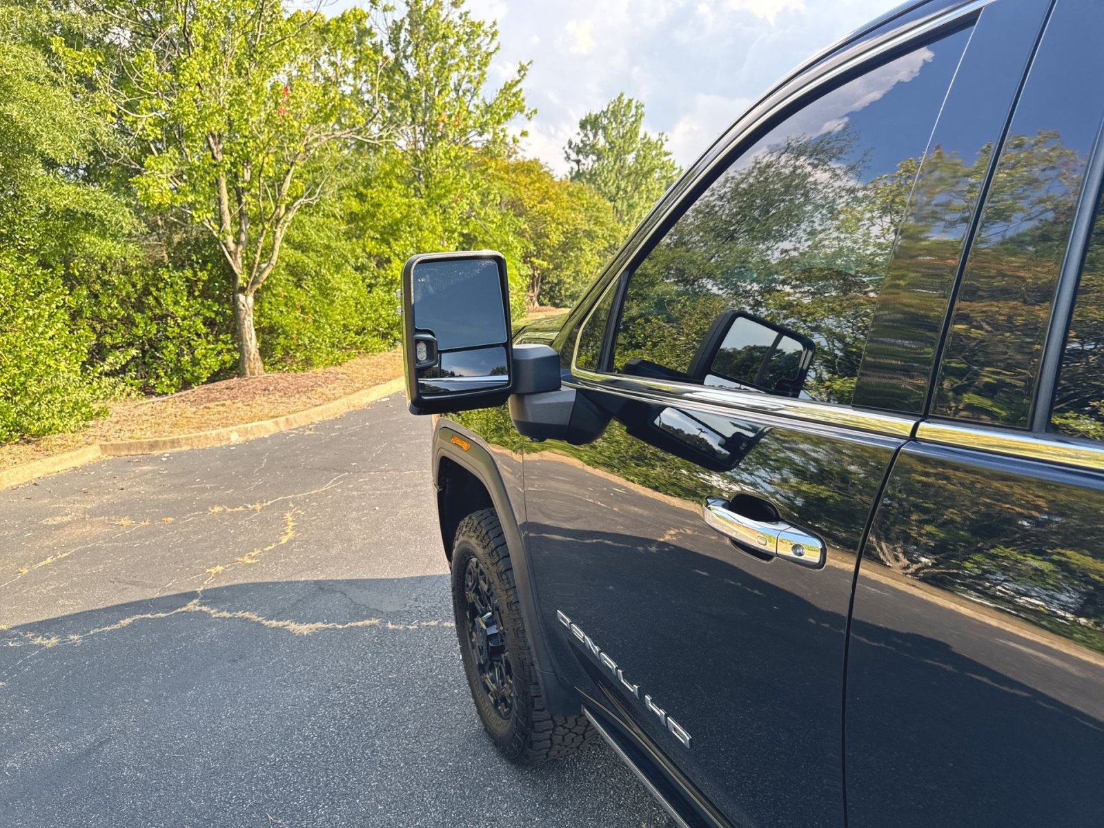 Used 2021 GMC Sierra 2500 Denali w/ Denali Ultimate Package AWD/4WD image 12