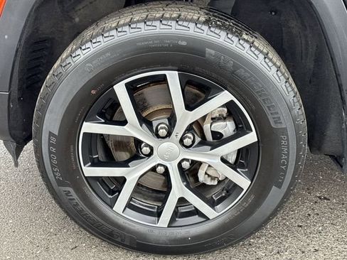 Used 2023 Jeep Grand Cherokee L Limited image 17