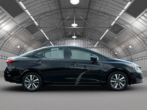 Used 2024 Nissan Versa SV image 8