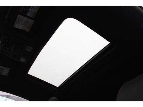 Used 2017 Toyota Tacoma TRD Off-Road w/ Premium & Technology Package image 32